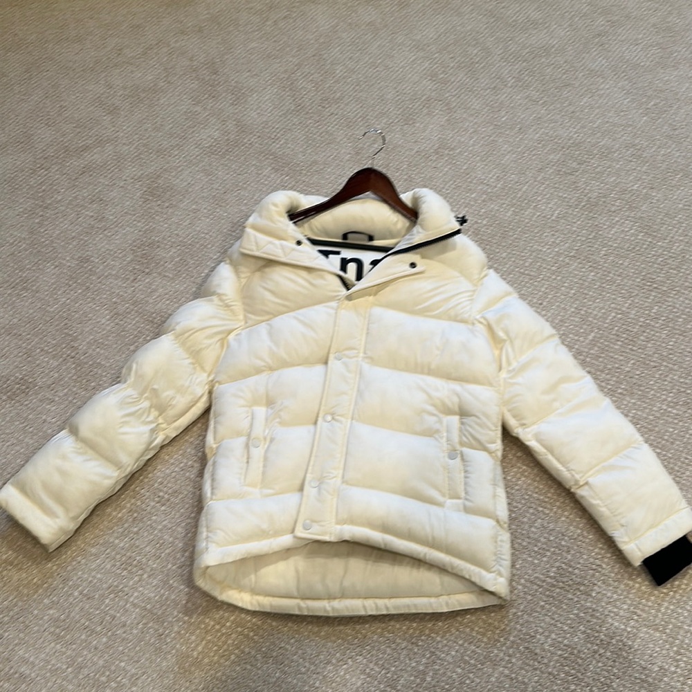 TNA the super puff ARITZIA original